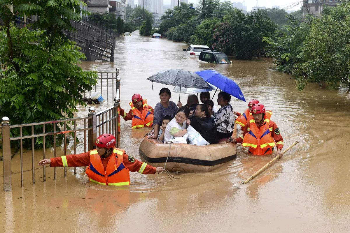 Hơn 18 triệu người ở Trung Quốc tiếp tục hứng chịu lũ lụt nghiêm trọng - Ảnh 2.