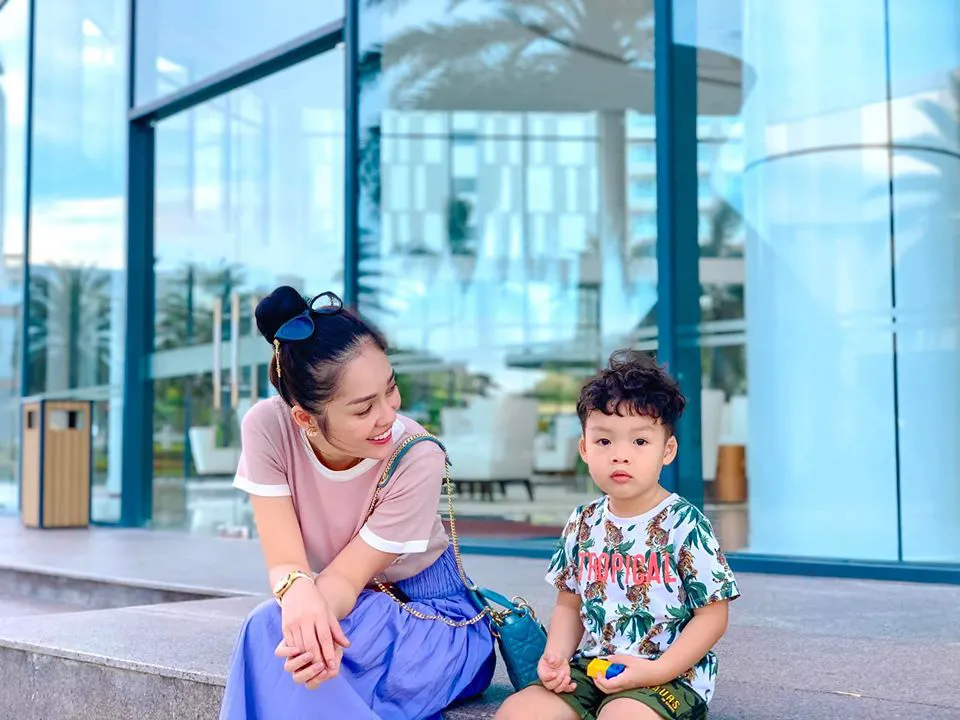 Bảo Thanh, Huyền Lizzie, Lã Thanh Huyền ào ào đuổi theo trend tím tử đinh hương - Ảnh 9.