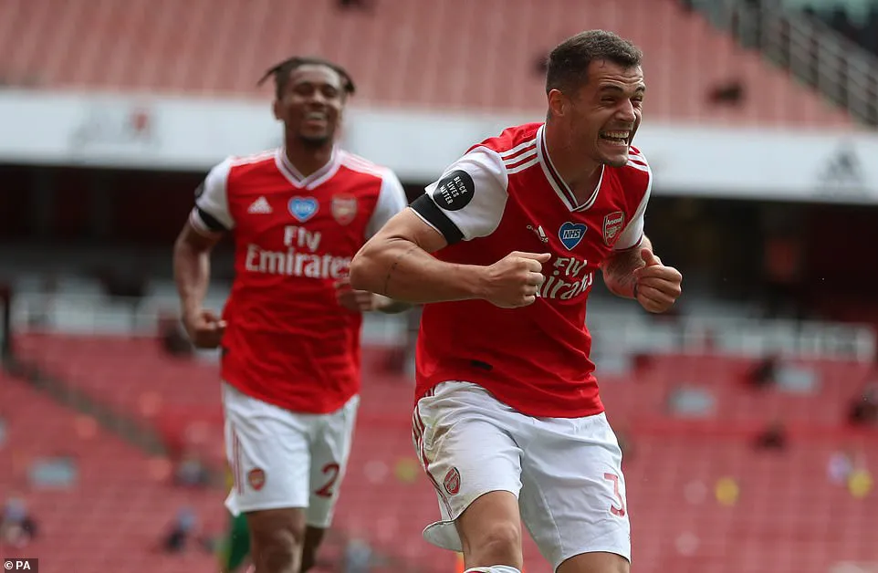 Arsenal 4-0 Norwich: Auba cán mốc 50 bàn thắng, Soares ra mắt hoàn hảo! - Ảnh 2. Arsenal 4-0 Norwich: Auba cán mốc 50 bàn thắng, Soares ra mắt hoàn hảo! - Ảnh 2.