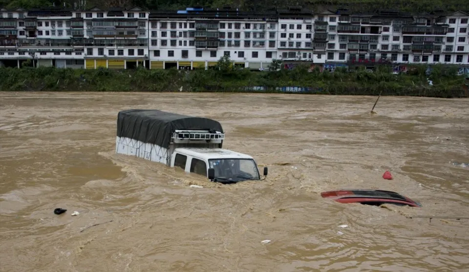 Trung Quốc huy động tối đa lực lượng, cứu hộ hơn 21 triệu dân vùng lũ - Ảnh 2.