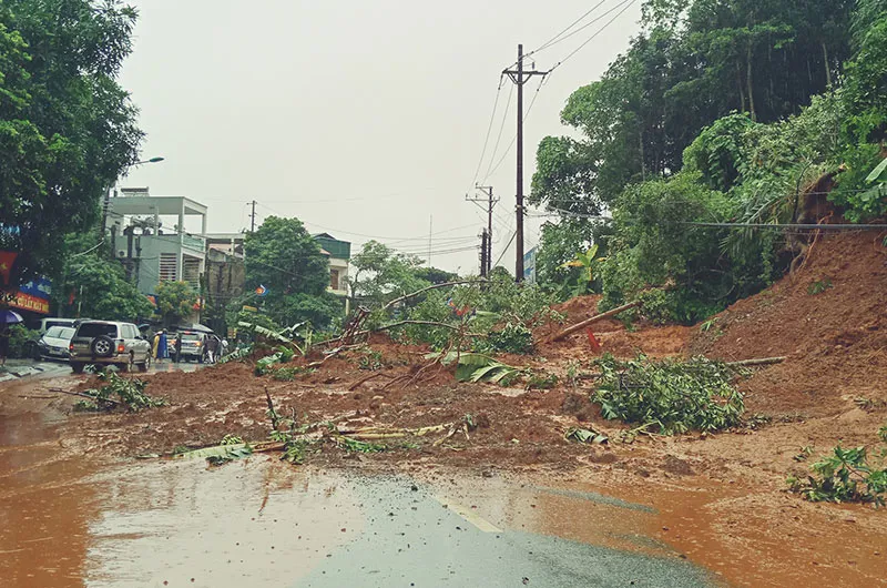 Mưa lớn ở Hà Giang, Lào Cai: Đường biến thành sông, 2 người tử vong - Ảnh 2.