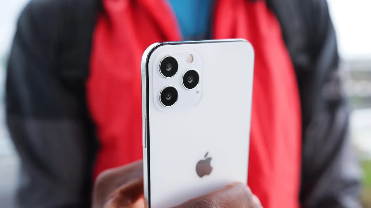 Tin buồn cho iPhone 12 - Ảnh 1.