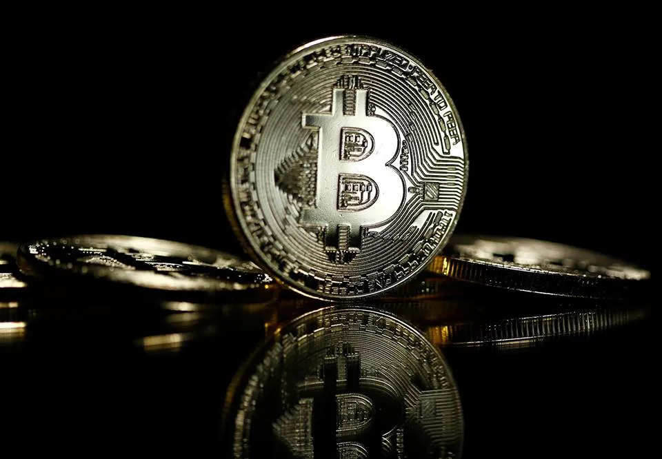 Bitcoin vượt mốc 10.000 USD  - Ảnh 1.