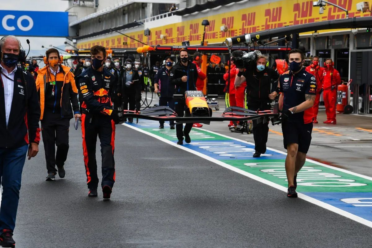 Đua xe F1: Các kĩ sư Red Bull đã sửa chữa xe của Max Verstappen nhanh như thế nào? - Ảnh 4.