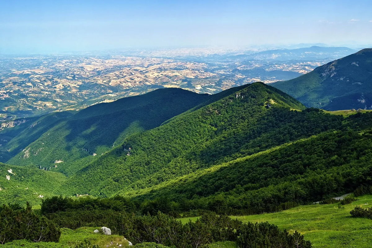 Thu hút du lịch hậu COVID-19, ngôi làng đẹp như tranh vẽ tại Italy miễn phí chỗ ở cho du khách - Ảnh 3.