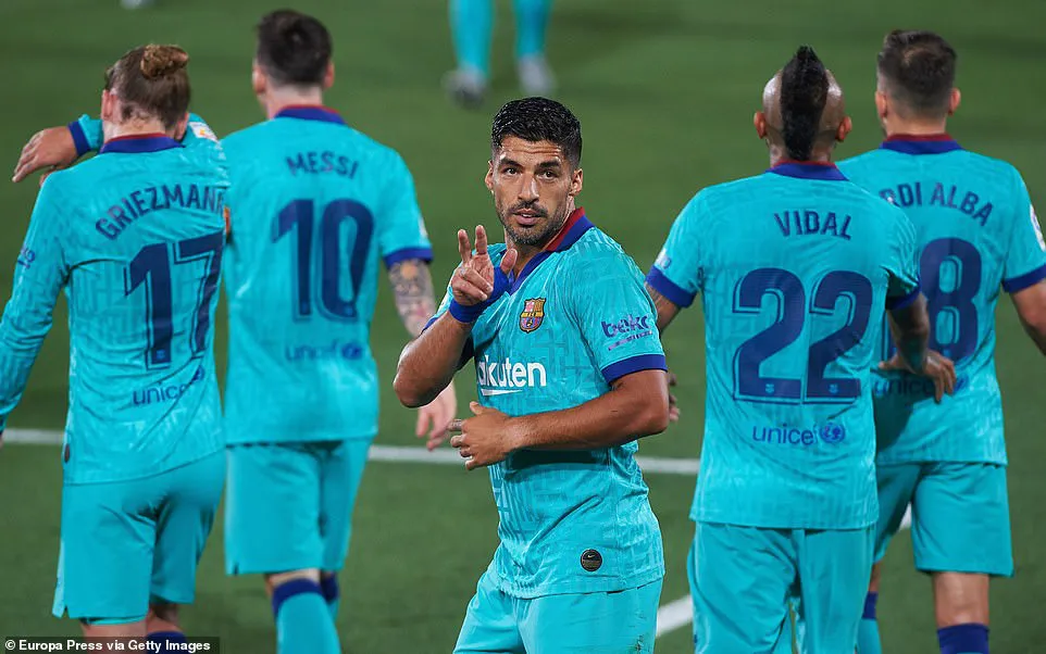 Villarreal 1-4 Barcelona: Messi lập cú đúp kiến tạo, Barca thắp lửa hy vọng - Ảnh 3. Villarreal 1-4 Barcelona: Messi lập cú đúp kiến tạo, Barca thắp lửa hy vọng - Ảnh 3.