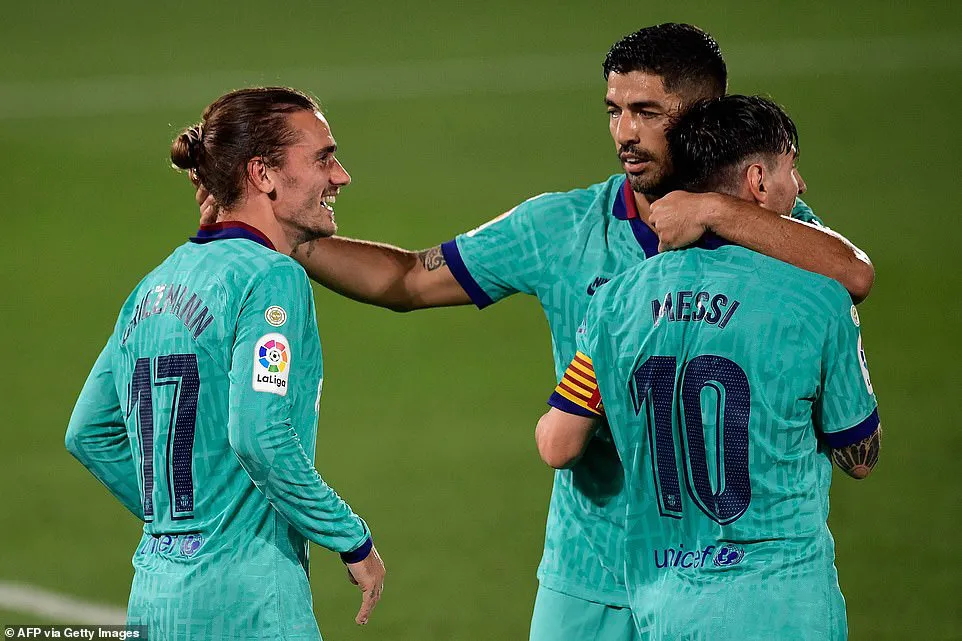 Villarreal 1-4 Barcelona: Messi lập cú đúp kiến tạo, Barca thắp lửa hy vọng - Ảnh 5. Villarreal 1-4 Barcelona: Messi lập cú đúp kiến tạo, Barca thắp lửa hy vọng - Ảnh 5.