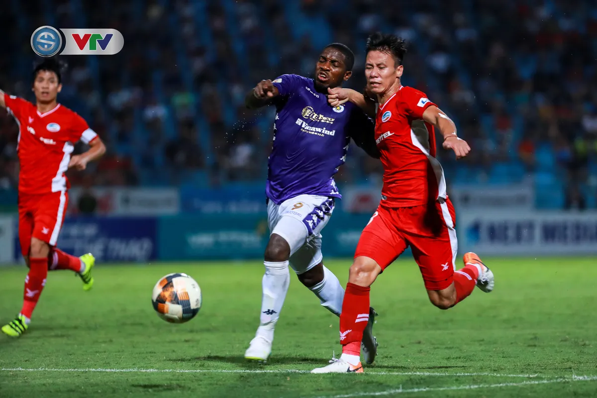 ẢNH: CLB Hà Nội chia điểm với CLB Viettel trong trận derby Thủ đô - Ảnh 11. ẢNH: CLB Hà Nội chia điểm với CLB Viettel trong trận derby Thủ đô - Ảnh 11.
