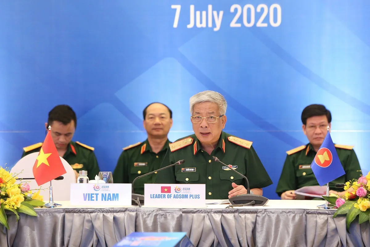 Bộ trưởng Bộ Quốc phòng: Đại dịch COVID-19 là thách thức an ninh phi truyền thống vô cùng lớn - Ảnh 1. Bộ trưởng Bộ Quốc phòng: Đại dịch COVID-19 là thách thức an ninh phi truyền thống vô cùng lớn - Ảnh 1.