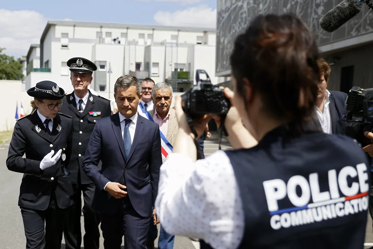 Vừa được bổ nhiệm, Bộ trưởng Nội vụ Ph&aacute;p đối mặt với điều tra hiếp d&acirc;m - Ảnh 1.