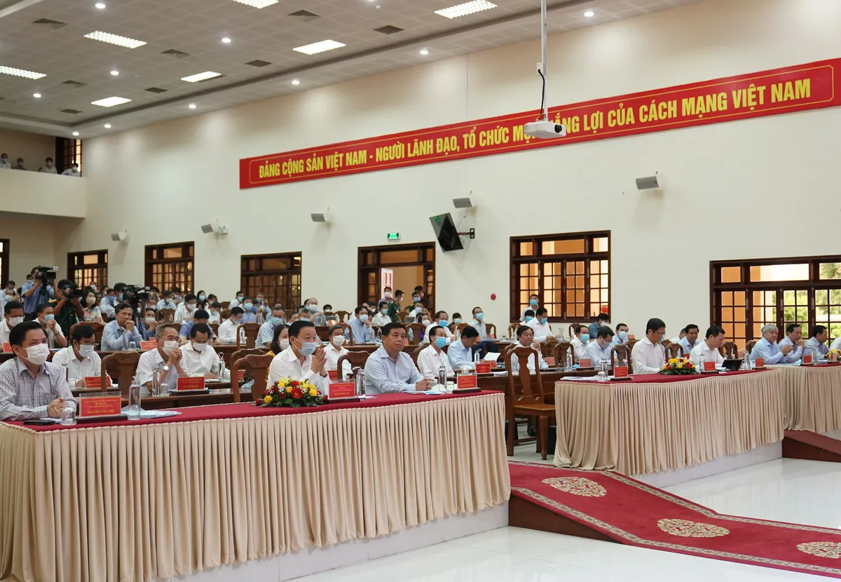 Quyết tâm vừa chống dịch vừa phát triển kinh tế - Ảnh 1.