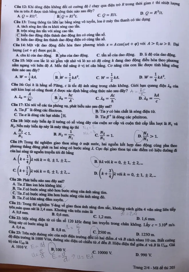 Đề thi chính thức môn Vật lý, bài thi Khoa học tự nhiên của kỳ thi tốt nghiệp THPT 2020 - Ảnh 2.