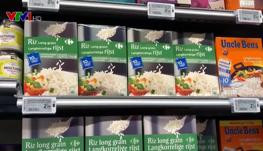 Gạo Việt trong các siêu thị châu Âu được đóng gói ra sao? - Ảnh 1.