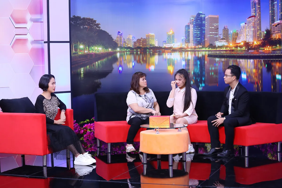 C&ocirc; b&eacute; nổi tiếng 14 tuổi nhưng lại l&agrave; &ldquo;người v&ocirc; h&igrave;nh&rdquo; trong mắt bạn b&egrave; - Ảnh 1.