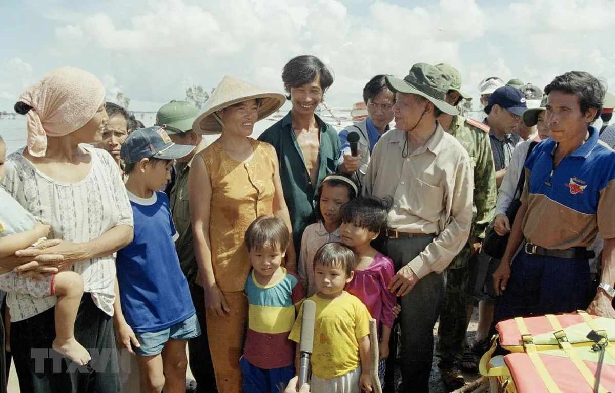 Cố Tổng Bí thư Lê Khả Phiêu là vị lãnh đạo tâm huyết, đóng góp nhiều cho đất nước - Ảnh 1.