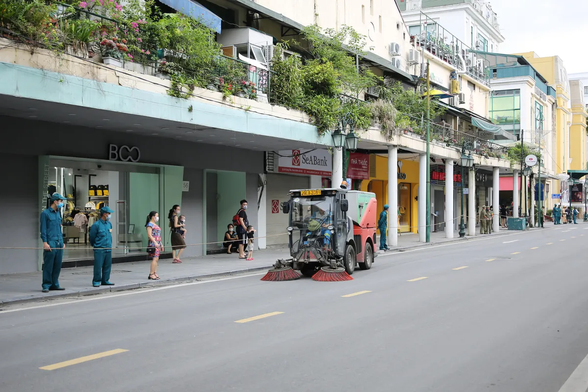 Giây phút tiễn đưa nguyên Tổng Bí thư Lê Khả Phiêu về cõi vĩnh hằng - Ảnh 5.