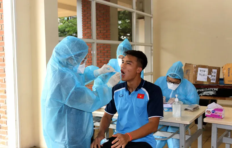 U19 Việt Nam hội quân, thực hiện xét nghiệm phòng chống COVID-19 đầy đủ - Ảnh 13. U19 Việt Nam hội quân, thực hiện xét nghiệm phòng chống COVID-19 đầy đủ - Ảnh 13.