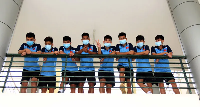 U19 Việt Nam hội quân, thực hiện xét nghiệm phòng chống COVID-19 đầy đủ - Ảnh 3. U19 Việt Nam hội quân, thực hiện xét nghiệm phòng chống COVID-19 đầy đủ - Ảnh 3.
