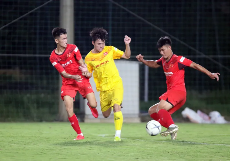 U22 Việt Nam nỗ lực thể hiện khả năng trong buổi đấu tập đầu tiên - Ảnh 12. U22 Việt Nam nỗ lực thể hiện khả năng trong buổi đấu tập đầu tiên - Ảnh 12.