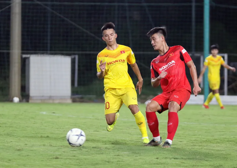 U22 Việt Nam nỗ lực thể hiện khả năng trong buổi đấu tập đầu tiên - Ảnh 13. U22 Việt Nam nỗ lực thể hiện khả năng trong buổi đấu tập đầu tiên - Ảnh 13.
