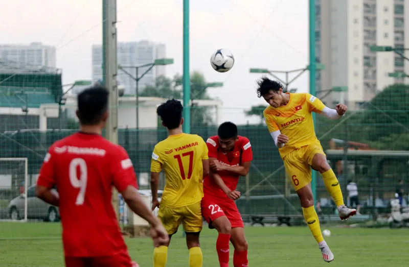 U22 Việt Nam nỗ lực thể hiện khả năng trong buổi đấu tập đầu tiên - Ảnh 4. U22 Việt Nam nỗ lực thể hiện khả năng trong buổi đấu tập đầu tiên - Ảnh 4.