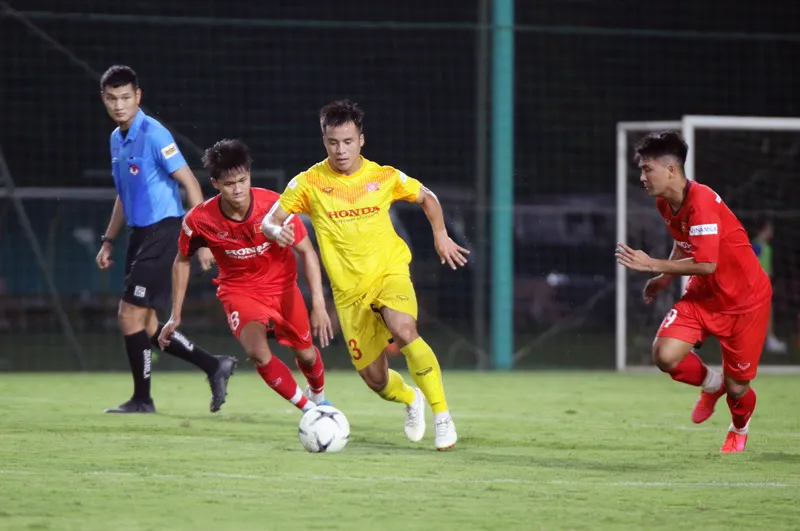 U22 Việt Nam nỗ lực thể hiện khả năng trong buổi đấu tập đầu tiên - Ảnh 8. U22 Việt Nam nỗ lực thể hiện khả năng trong buổi đấu tập đầu tiên - Ảnh 8.