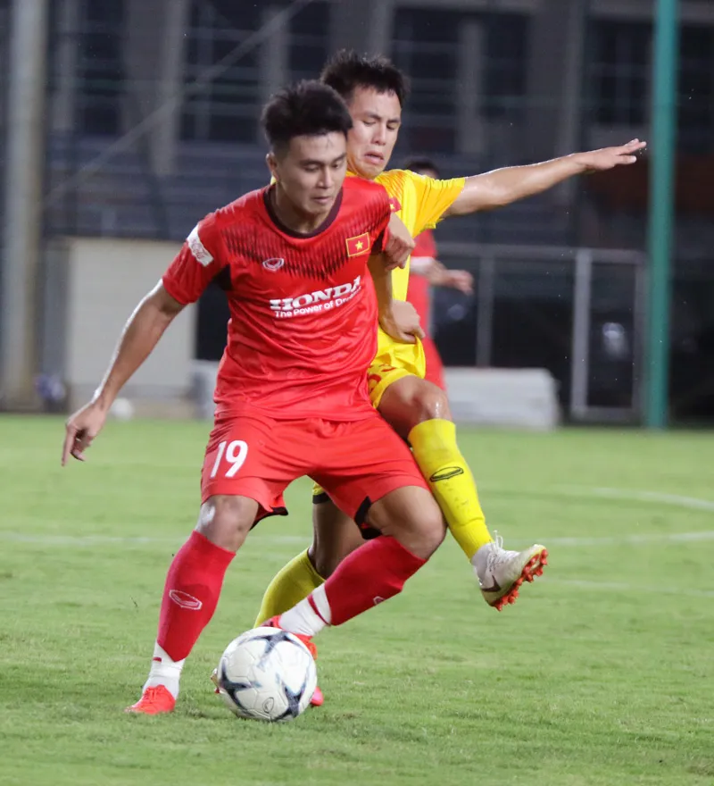 U22 Việt Nam nỗ lực thể hiện khả năng trong buổi đấu tập đầu tiên - Ảnh 9. U22 Việt Nam nỗ lực thể hiện khả năng trong buổi đấu tập đầu tiên - Ảnh 9.