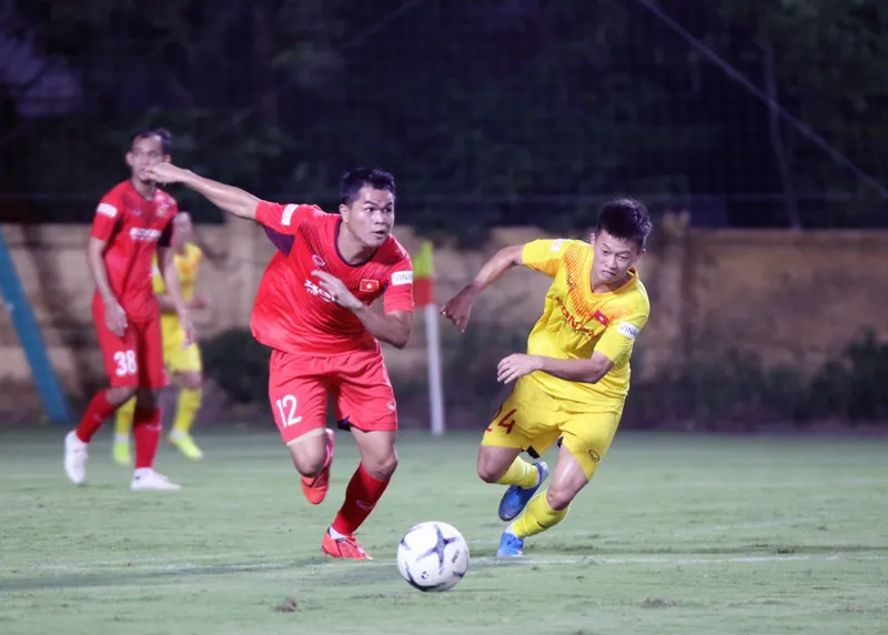U22 Việt Nam nỗ lực thể hiện khả năng trong buổi đấu tập đầu tiên - Ảnh 10. U22 Việt Nam nỗ lực thể hiện khả năng trong buổi đấu tập đầu tiên - Ảnh 10.