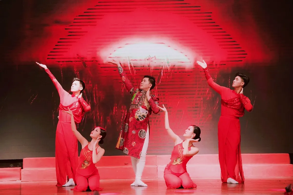 Nghệ sĩ m&uacute;a tự do lao đao m&ugrave;a dịch COVID-19 - Ảnh 11.