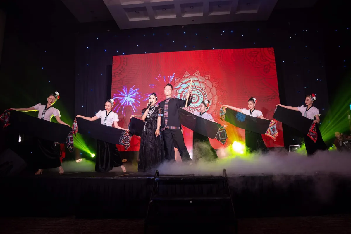 Nghệ sĩ m&uacute;a tự do lao đao m&ugrave;a dịch COVID-19 - Ảnh 1.