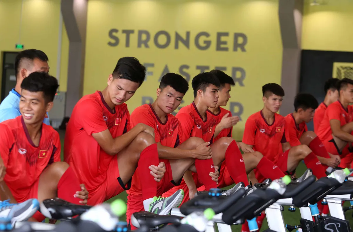 HLV Philippe Troussier khẳng định tiêu chí lựa chọn cầu thủ cho ĐT U19 Việt Nam - Ảnh 2. HLV Philippe Troussier khẳng định tiêu chí lựa chọn cầu thủ cho ĐT U19 Việt Nam - Ảnh 2.