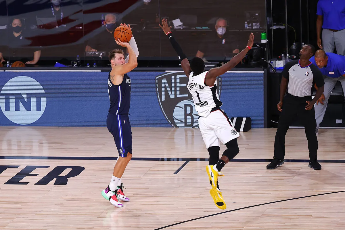 NBA Playoffs 2020 - ng&agrave;y 24/8: Đơn giản l&agrave; Luka Doncic - Ảnh 1.