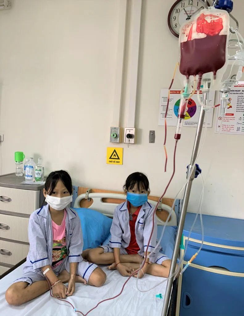 Bệnh viện tỉnh cạn kiệt máu, nhiều em nhỏ từ miền núi phải về Hà Nội truyền máu - Ảnh 1. Bệnh viện tỉnh cạn kiệt máu, nhiều em nhỏ từ miền núi phải về Hà Nội truyền máu - Ảnh 1.