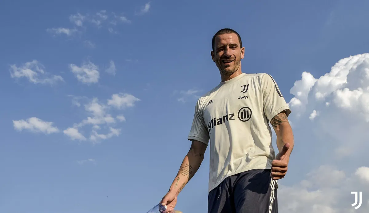 HLV Pirlo cực ngầu trong buổi tập đầu tiên cùng các học trò tại Juventus - Ảnh 10. HLV Pirlo cực ngầu trong buổi tập đầu tiên cùng các học trò tại Juventus - Ảnh 10.