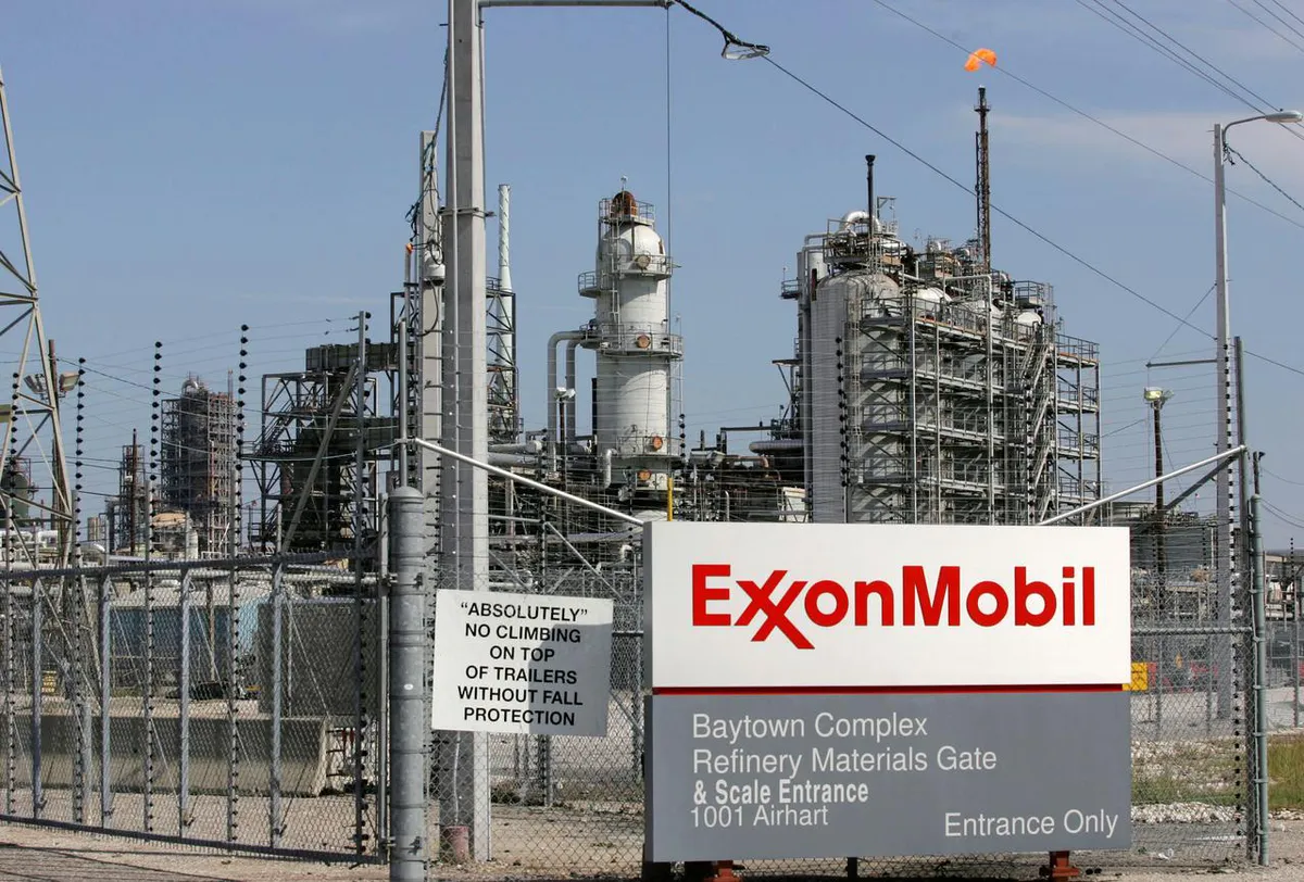 Exxon Mobil - Sự sụp đổ của ngành dầu khí? - Ảnh 1.