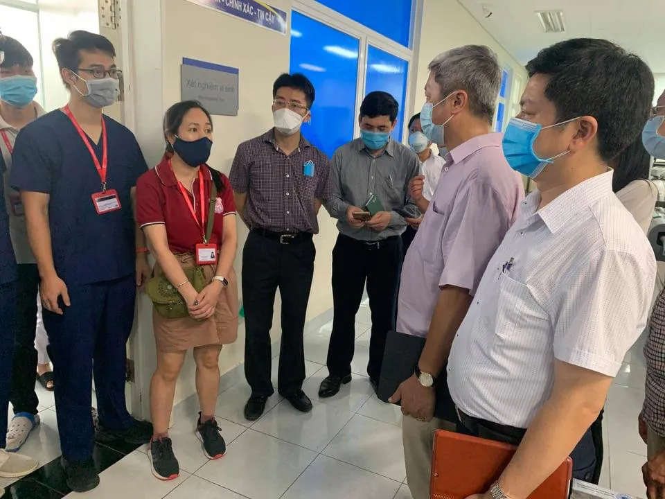 Bộ Y tế kiểm tra triển khai điều trị bệnh nhân COVID-19 tại Quảng Nam - Ảnh 1. Bộ Y tế kiểm tra triển khai điều trị bệnh nhân COVID-19 tại Quảng Nam - Ảnh 1.