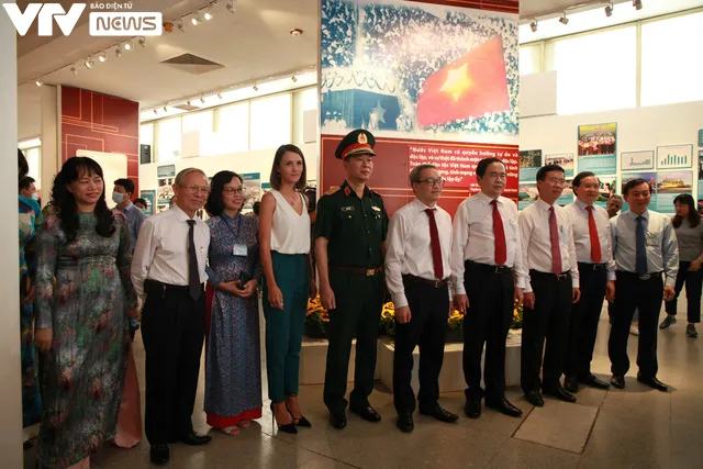 Trưng bày chuyên đề cấp quốc gia “Việt Nam – Độc lập, tự cường” chào mừng Quốc khánh 2/9 - Ảnh 6.