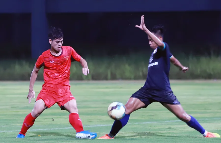 ĐT U19 Việt Nam kết thúc đợt luyện quân lần thứ 3, HLV Philippe Troussier ghi nhận sự nỗ lực của các cầu thủ - Ảnh 1. ĐT U19 Việt Nam kết thúc đợt luyện quân lần thứ 3, HLV Philippe Troussier ghi nhận sự nỗ lực của các cầu thủ - Ảnh 1.