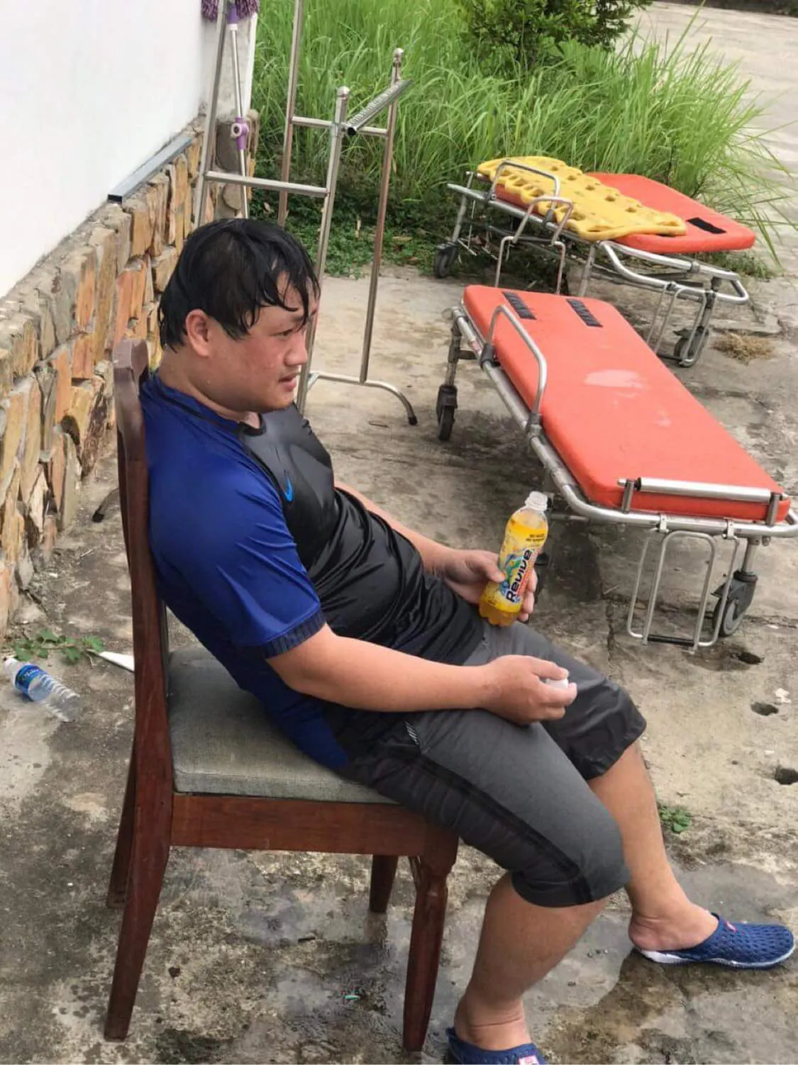 Nhân viên y tế kiệt sức giữa tâm dịch Đà Nẵng - Những hình ảnh nhói lòng... - Ảnh 5. Nhân viên y tế kiệt sức giữa tâm dịch Đà Nẵng - Những hình ảnh nhói lòng... - Ảnh 5.