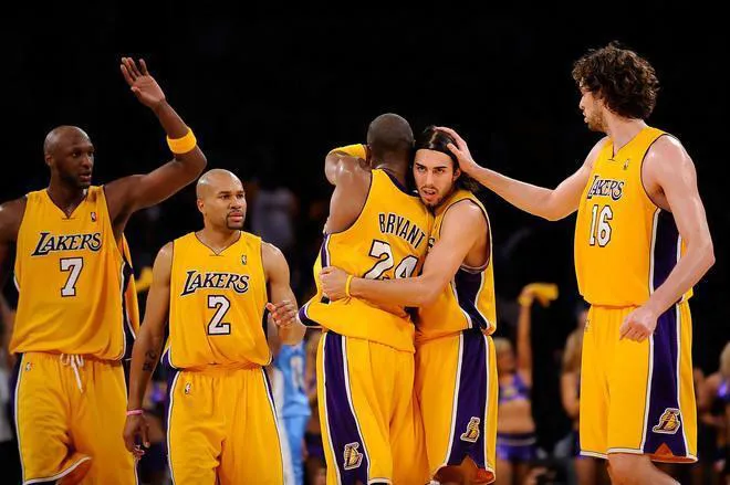 NBA: H&agrave;nh tr&igrave;nh trở lại vị tr&iacute; hạt giống số 1 miền t&acirc;y của Los Angeles Lakers - Ảnh 1.