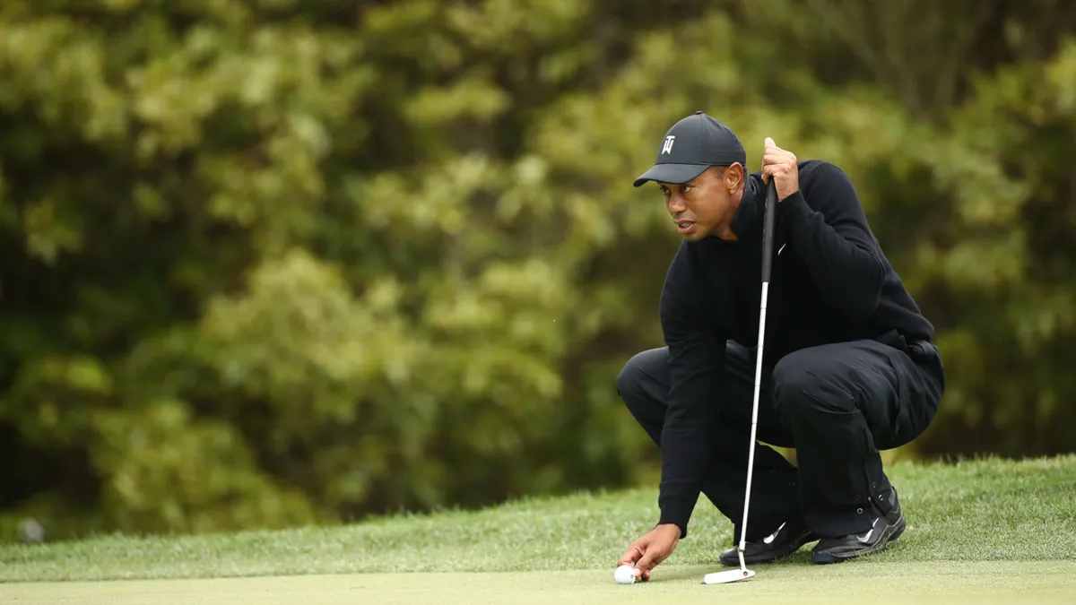 Điểm nhấn v&ograve;ng 1 PGA Championship 2020: Tiger Woods khởi đầu mạnh mẽ, Dechambeau l&agrave;m g&atilde;y gậy - Ảnh 2.