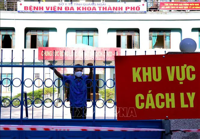 Học sinh Quảng Ngãi đi học trở lại từ ngày 12/5 - Ảnh 1.