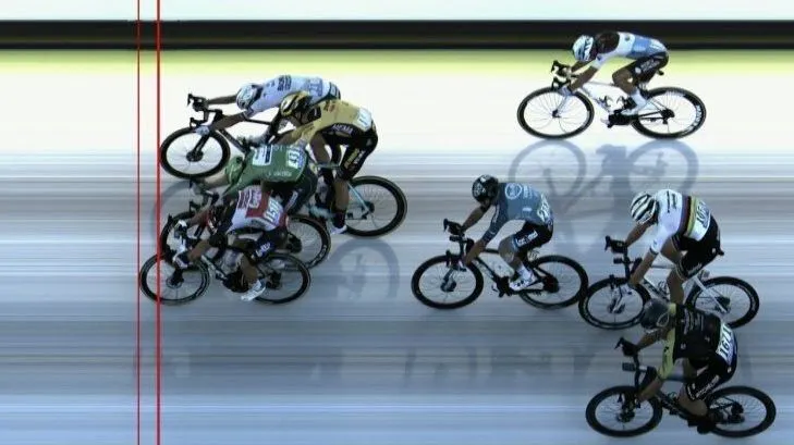 Caleb Ewan về nhất chặng 11 giải xe đạp Tour de France 2020 - Ảnh 2. Caleb Ewan về nhất chặng 11 giải xe đạp Tour de France 2020 - Ảnh 2.