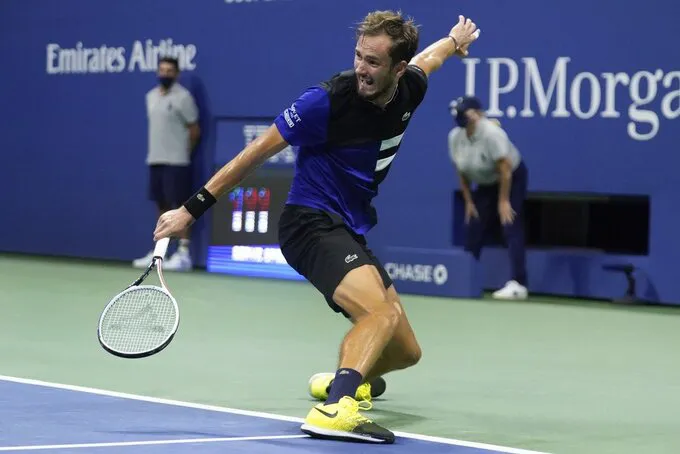 Nghẹt thở hạ Medvedev, Dominic Thiem lần đầu v&agrave;o chung kết Mỹ mở rộng - Ảnh 1.