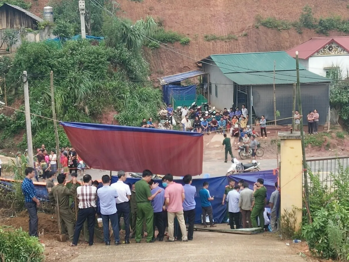 Sau vụ sập cổng trường ở Lào Cai, cái giá của tư duy có là tốt rồi vẫn quá đắt - Ảnh 2.