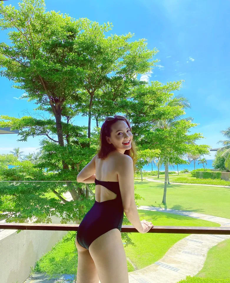 Bảo Thanh diện bikini cực gợi cảm qua g&oacute;c m&aacute;y của chồng - Ảnh 4.