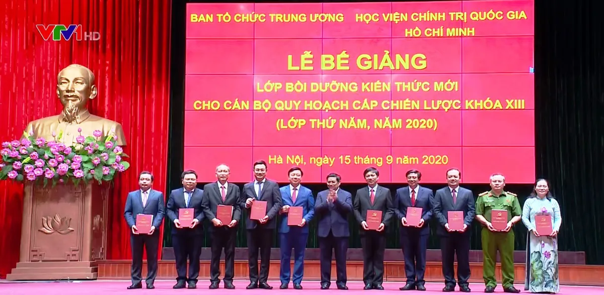 222 cán bộ quy hoạch cấp chiến lược hoàn thành lớp bồi dưỡng kiến thức mới - Ảnh 1.