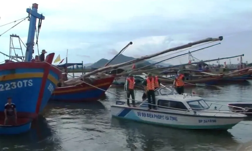 Hà Tĩnh sẵn sàng ứng phó bão số 5 - Ảnh 1.