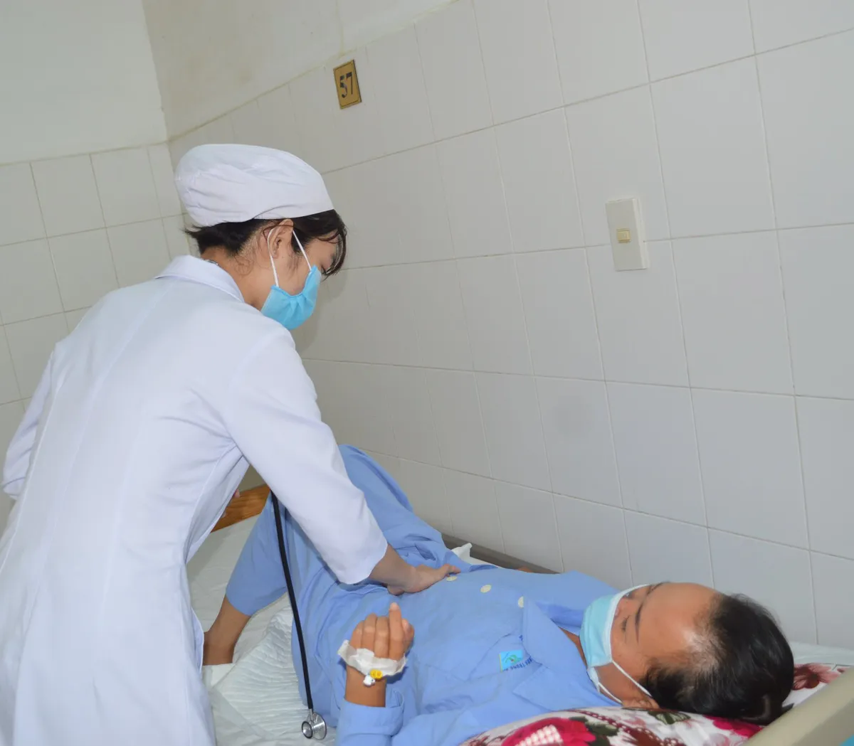 Một phụ nữ huyết thanh trắng đục như sữa do viêm tụy cấp - Ảnh 1. Một phụ nữ huyết thanh trắng đục như sữa do viêm tụy cấp - Ảnh 1.