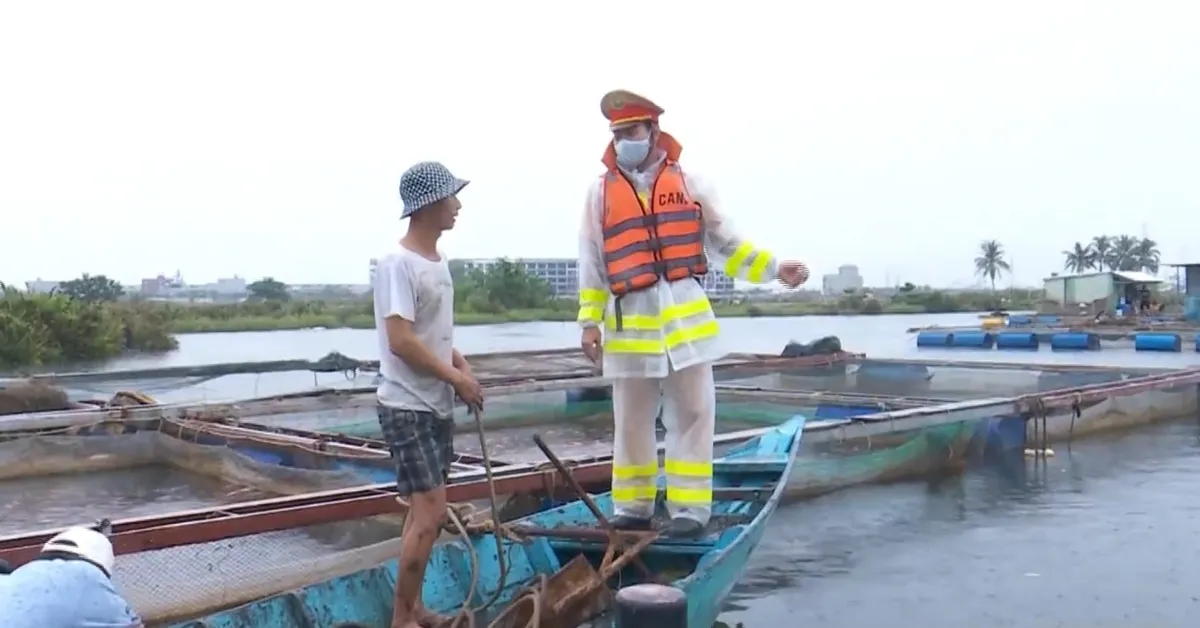 Đà Nẵng đảm bảo giao thông đường thủy ứng phó bão số 5 - Ảnh 1.